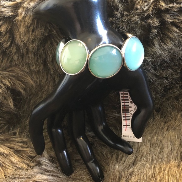 True by Tuleste sage cabochon stretch bracelet NWT - Picture 5 of 8